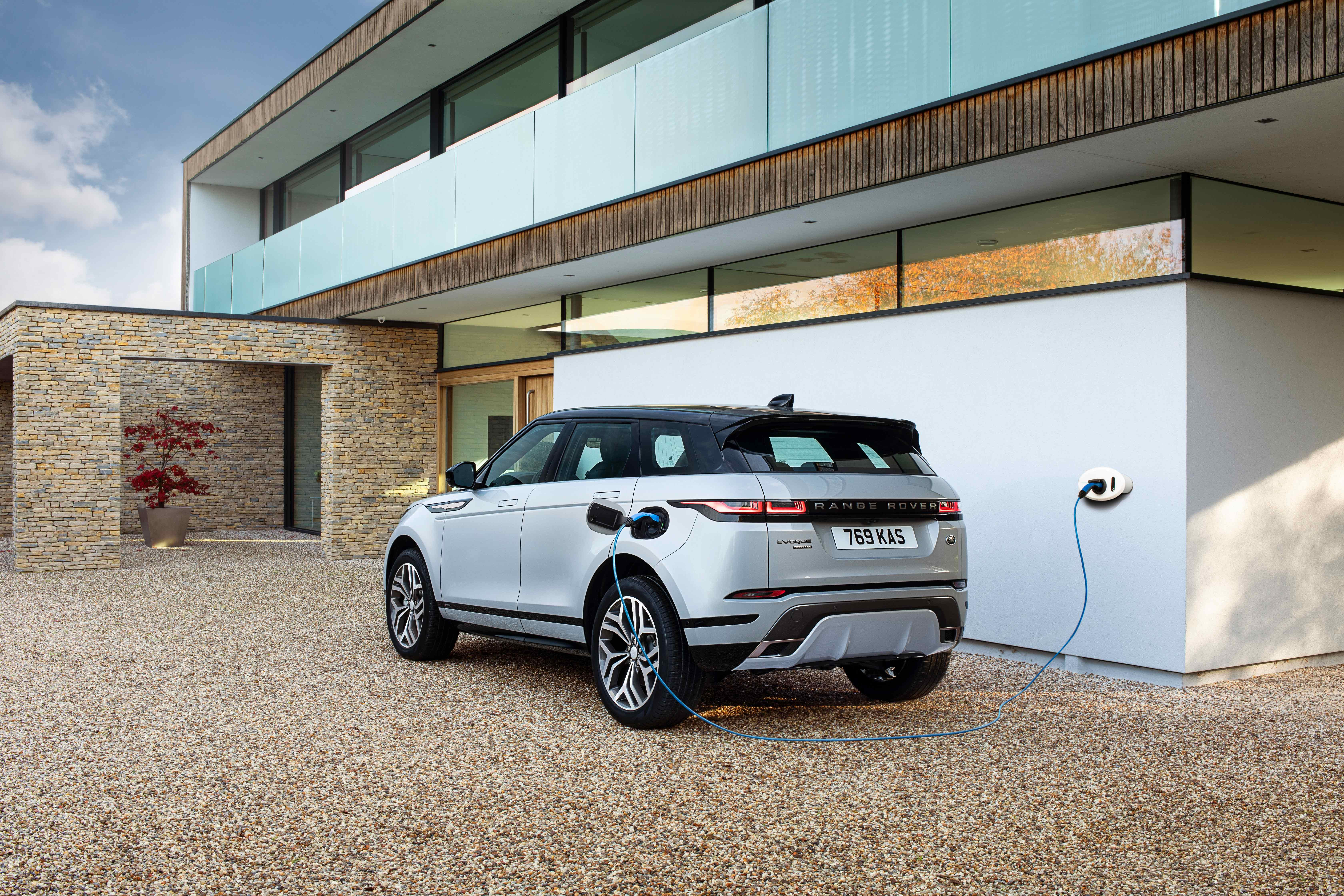 Jaguar Land Rover electrifica sus dos modelos más vendidos