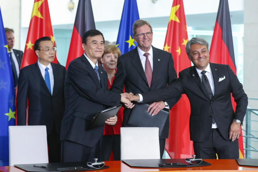 Seat signs an agreement to team up with the joint venture between volkswagen group china and jac 003 45776