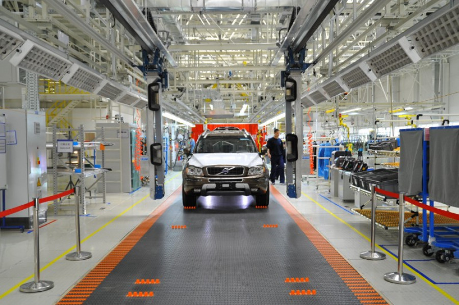 154313 the volvo cars manufacturing plant in daqing china 1 13848