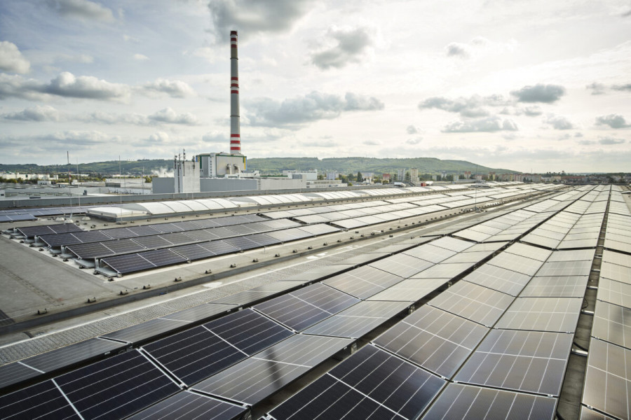 Skoda Auto los nuevos sistemas fotovoltaicos contribuyen a la produccion neutra en carbono 1200x800