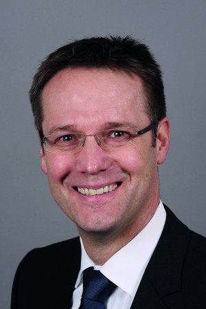 Dr. detlef schneider cmyk 50234