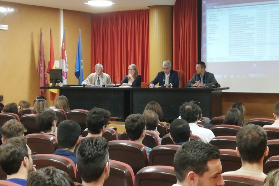 Reunion empresas automocion estudiantes universitarios castilla leon 46915