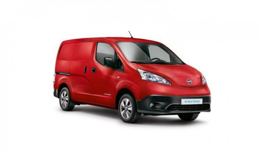 Nissan introduces market leading five year warranty on the all electric 34749
