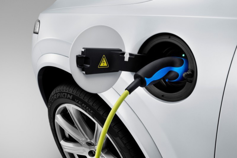 150060 the all new volvo xc90 charging 32405 33819