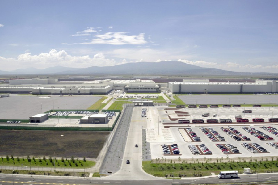 Audi ag inaugura una nueva factoria en mexico 32419