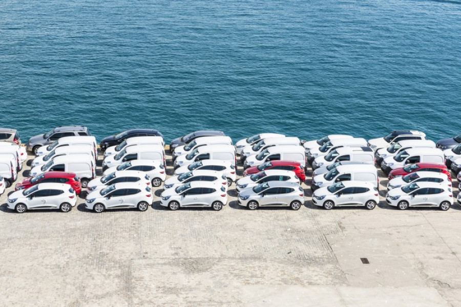Puertobarcelona exportacion123rf 30606