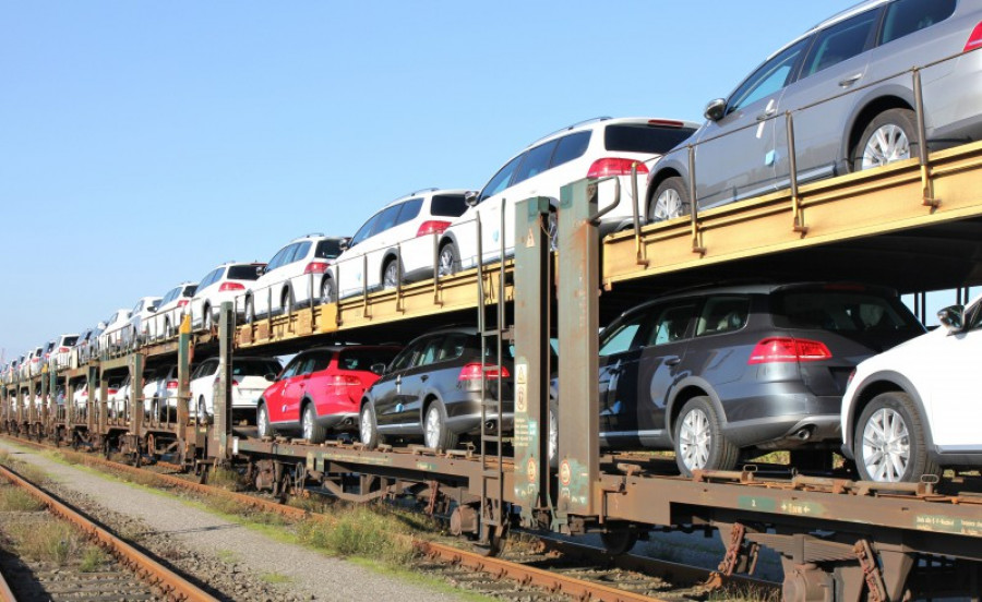 Exportaciion vehiculosespana123rf 27736