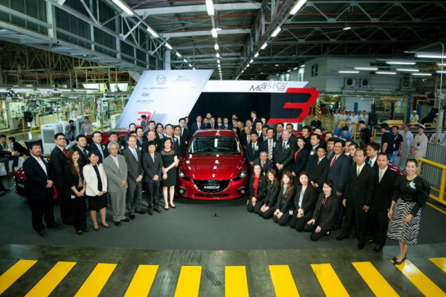 Ceremonia mazda3 tailandia 9130