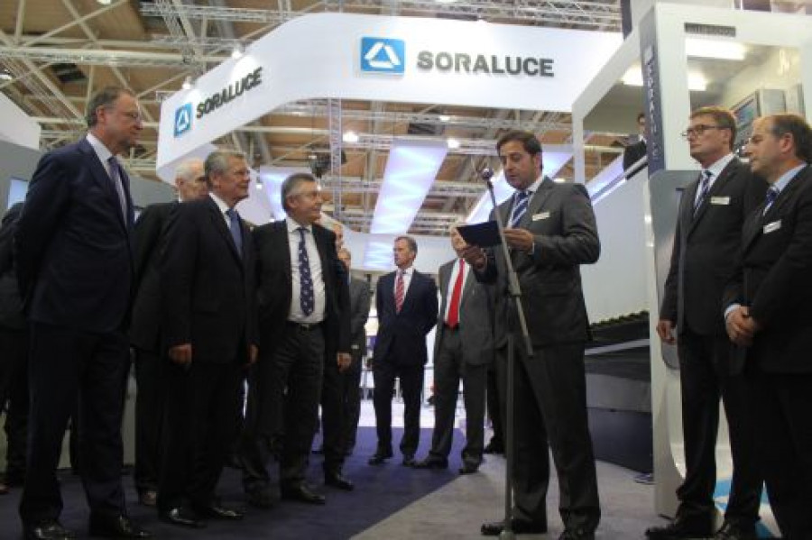 Joachimgauck visita soraluce en emo 2013 8004