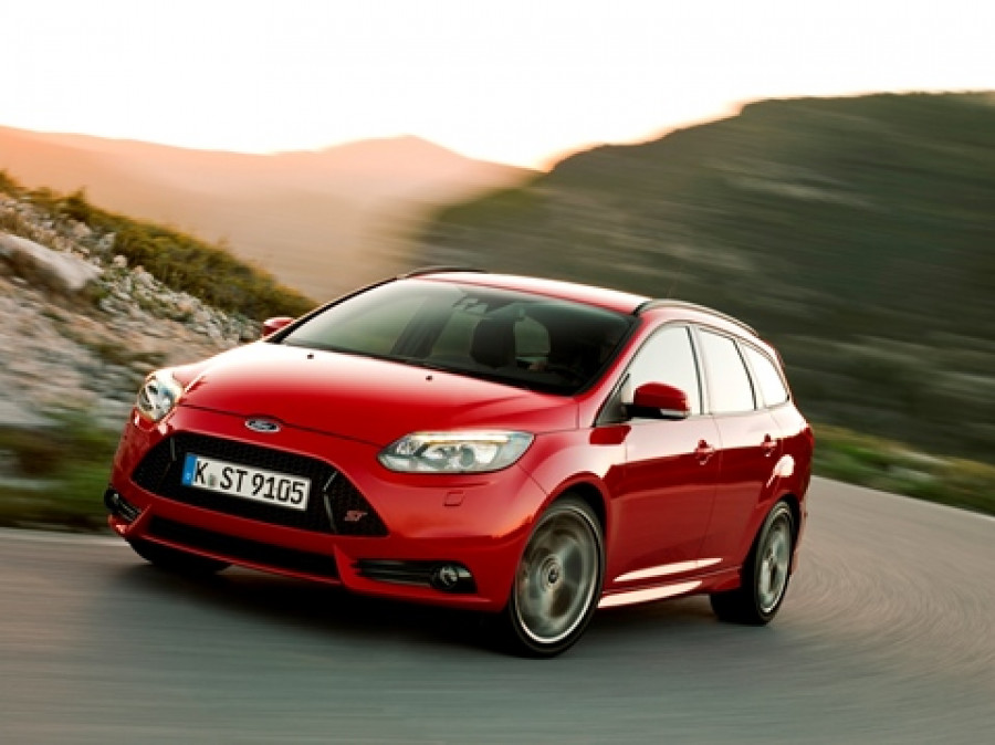 18 ford focus st b 7635