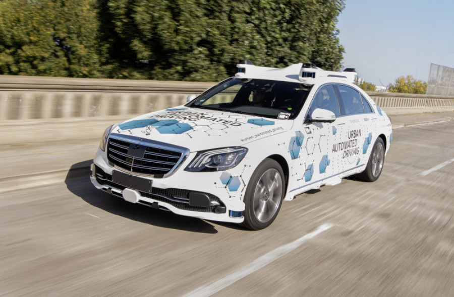 1 mercedes urban automated driving 27 56897