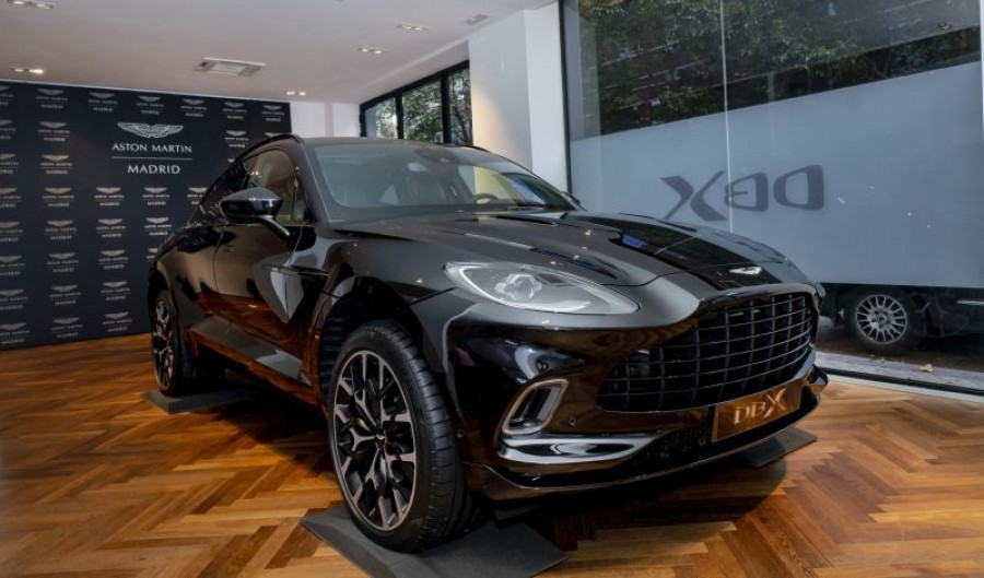 155 aston martin dbx 56192
