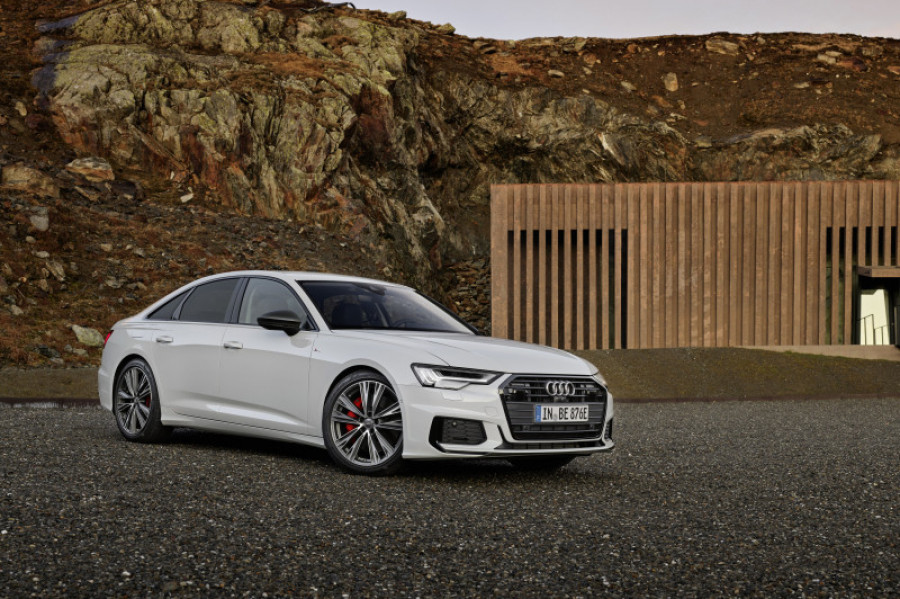 Audi se electrifica 55382