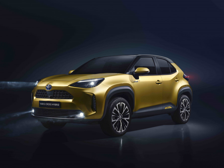Yariscross1