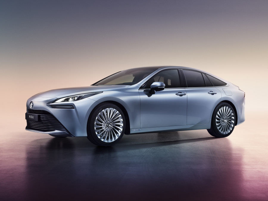 TOYOTA mirai front34 v6 hr 5000px