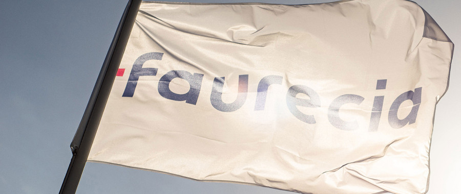 Faurecia flag 1300x550 3 0 2