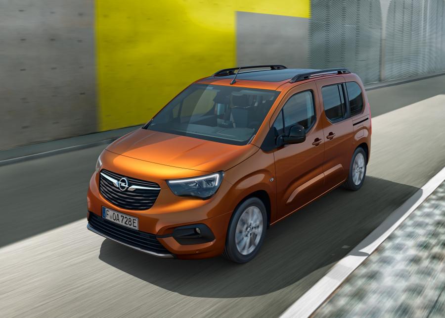 02 Opel Combo e Life 514351