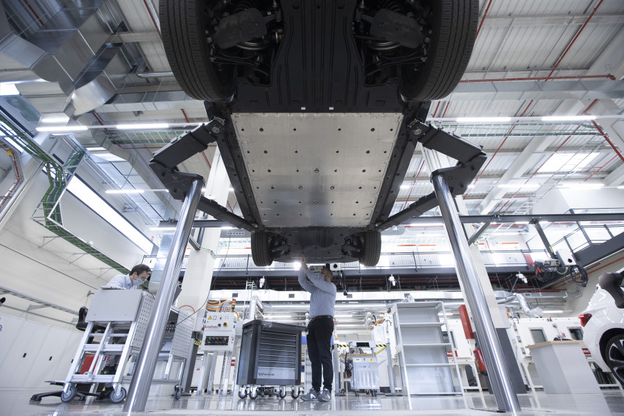 6 key figures behind a pioneering battery centre 07 HQ