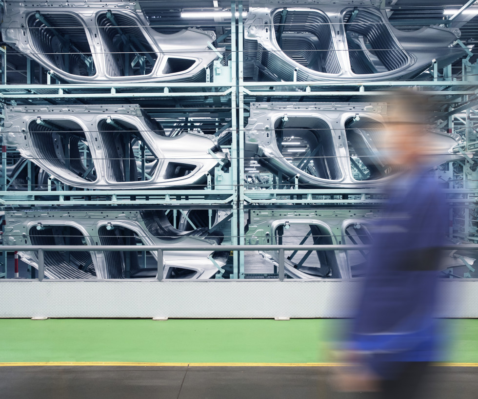 Bmw group invests in steel low carbon