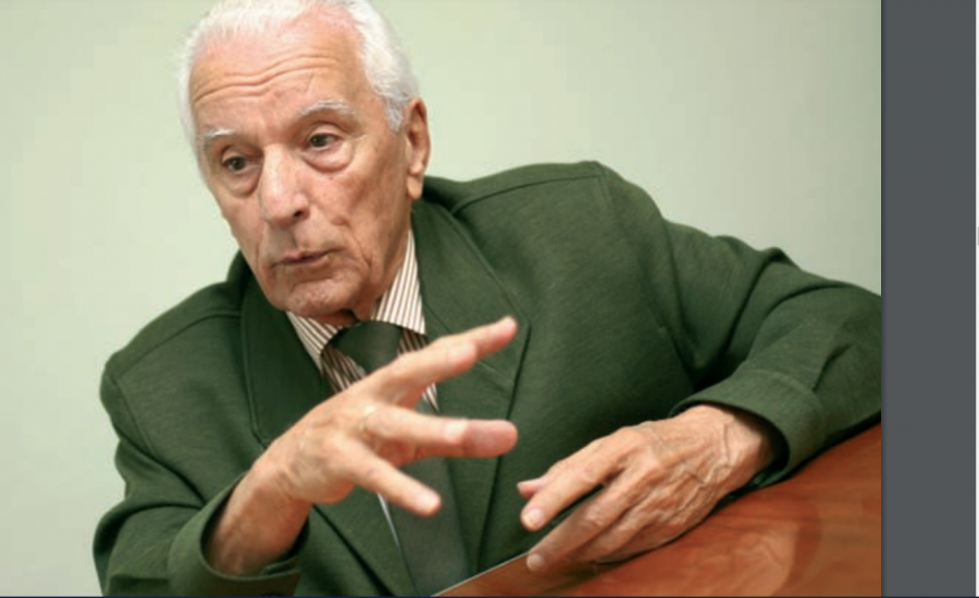 MARIO LOBATO GUERRA