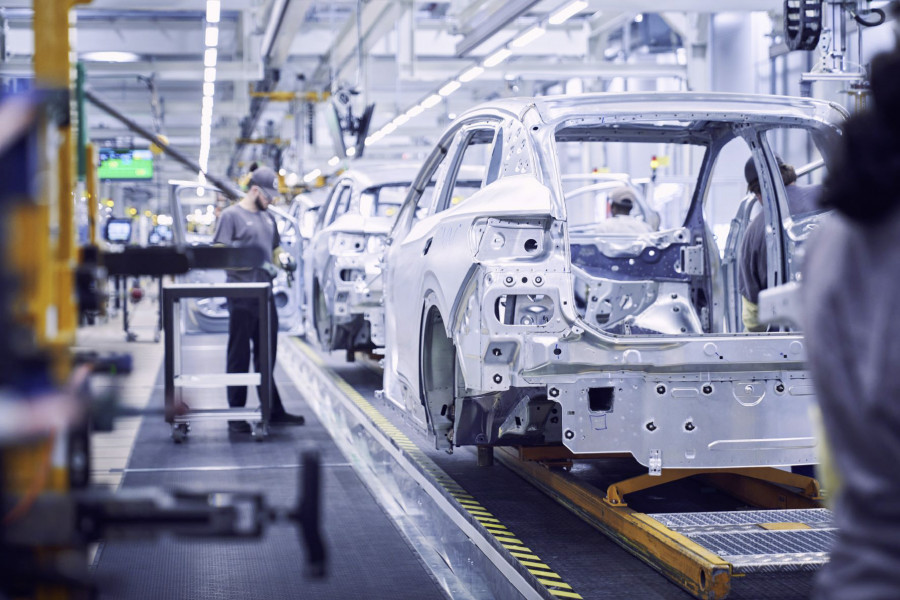 Volkswagen starts u s assembly of all electric id 4 flagship in
