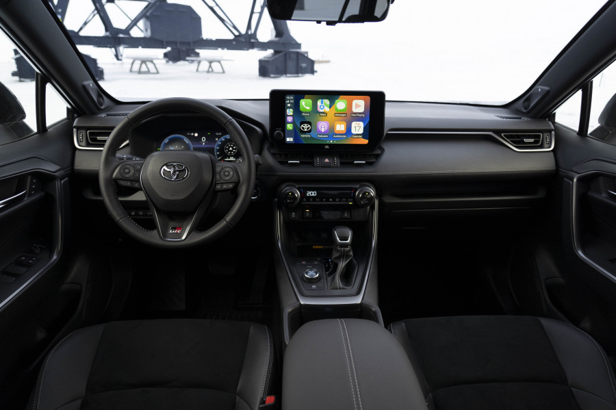 2023 rav4 hybrid gr sport int 001 2
