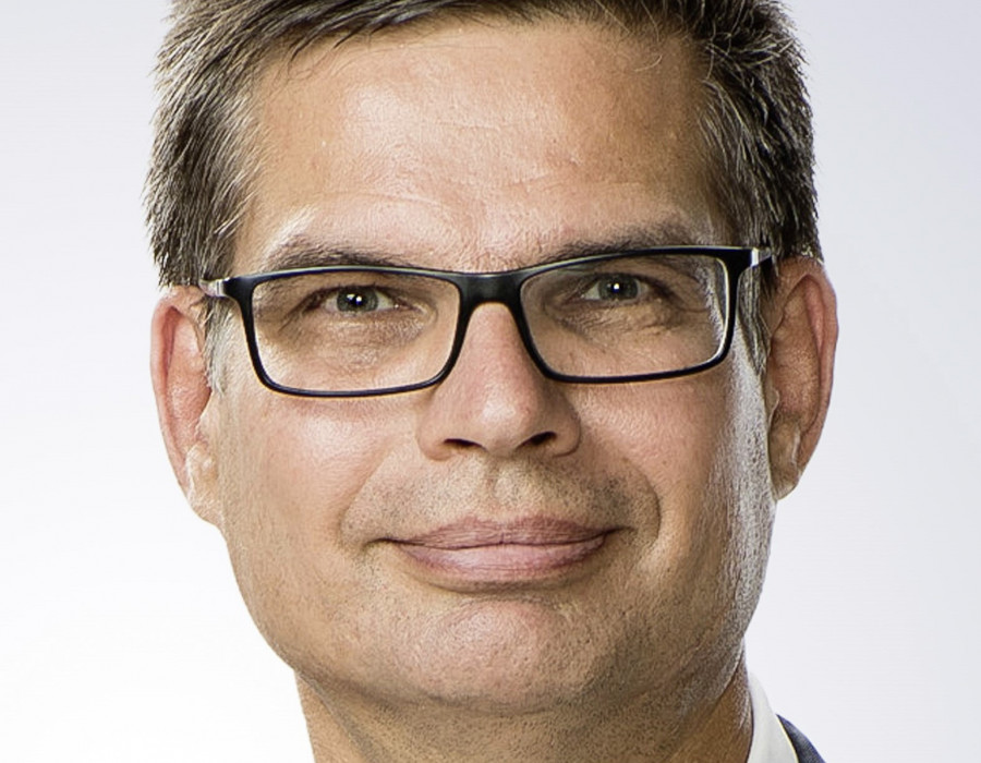 Dirk voeste BIS