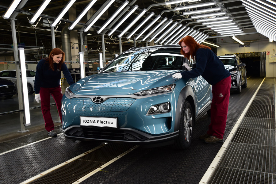 Hyundai boosts kona electric supply 01