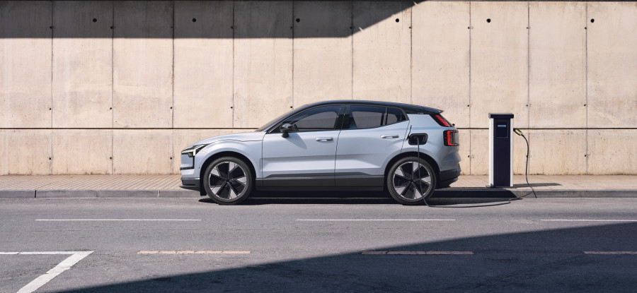 313297 Volvo EX30 exterior