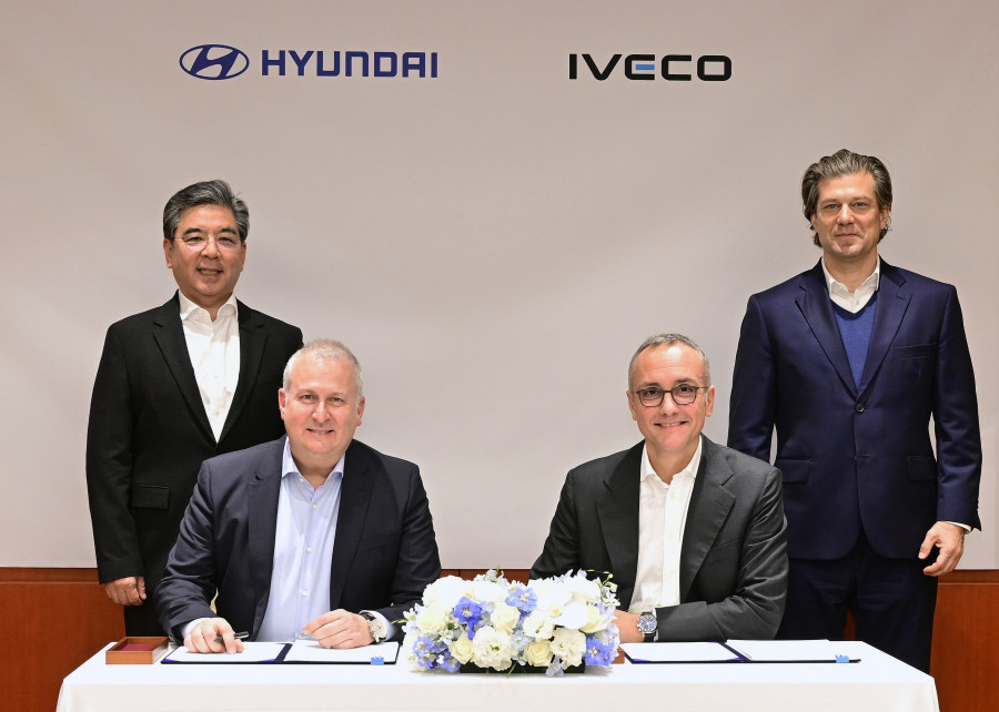 Hyundai Iveco Group eLCV supply agreement Seoul Jaehoon Chang President CEO HMC Gerrit Marx CEO Iveco Group Ken Ramírez EVP Head Global CV HMC Luca Sra President Truck BU IVG