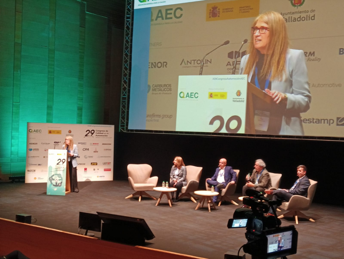 AEC MESA PERSONAS ANA NUÑEZ