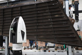 Hexagon MI Tracker ATS800 Aerospace Application Photo 1